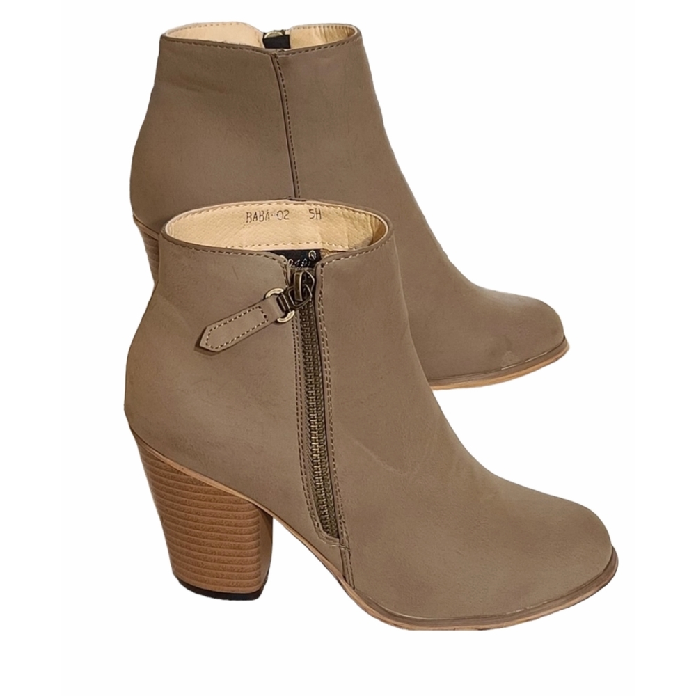 Reneeze Faux Leather Boots Size 5H/36